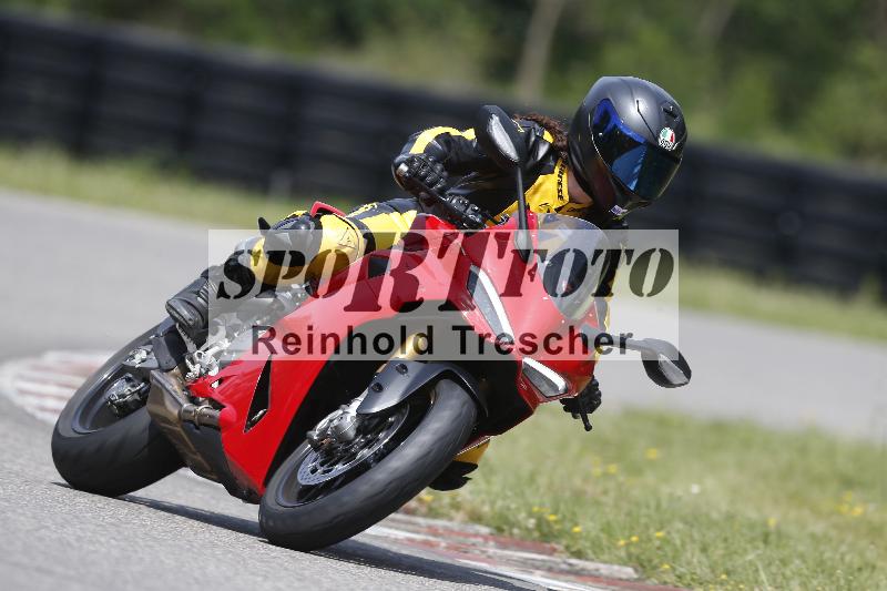 /27 12.06.2025 Ducati Schweiz Trackday Warmup  ADR/blau-bleu/ohne